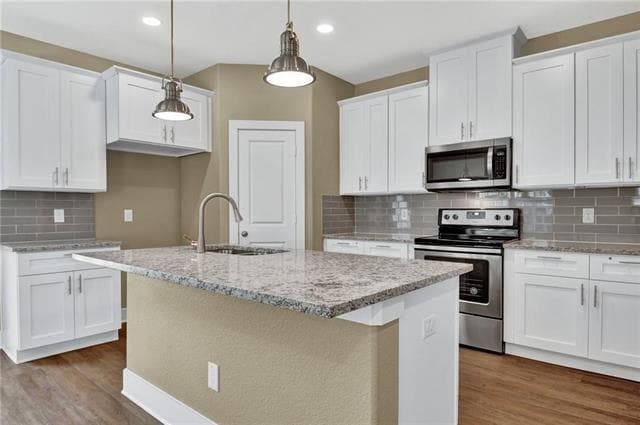Building Photo - 300 Woodgrove Dr