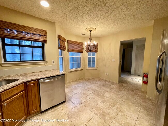 Building Photo - 140 Old Orchard Ln