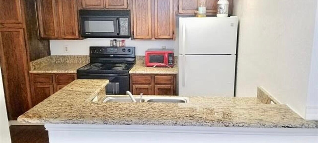 Foto principal - 9815 W Walnut St