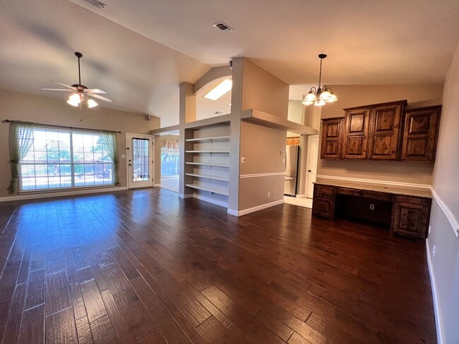 Building Photo - Beautiful Home In Oak Hollow Estates