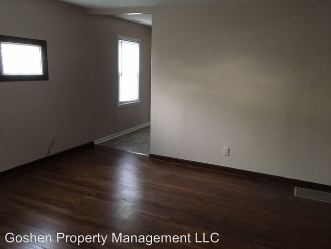Building Photo - 2 br, 1 bath House - 130 E 86th St S