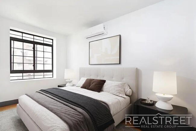 Building Photo - Spacious 2-Bedroom Home with Bright, Open Living Areas