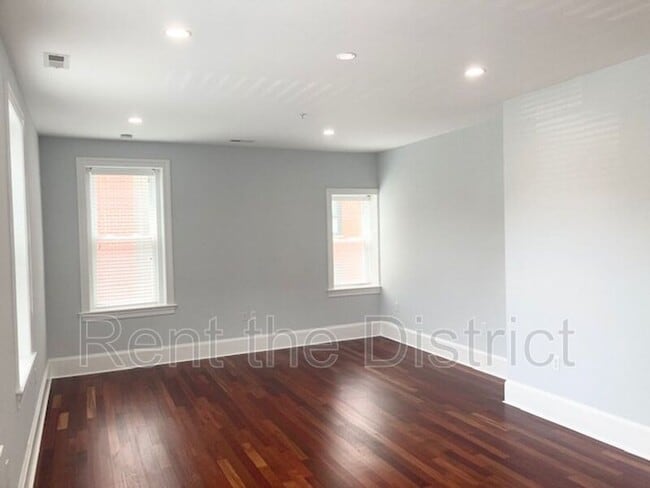 Building Photo - 1324 Euclid St NW