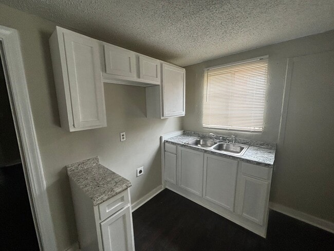 Photo - 1439 Menager Rd House