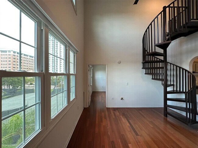 Foto del edificio - 501 Knights Run Ave