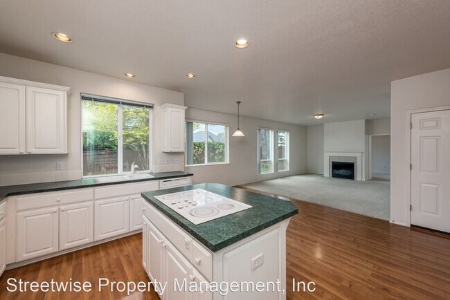 Building Photo - 5 br, 3 bath House - 7087 SW Fallen Leaf ST