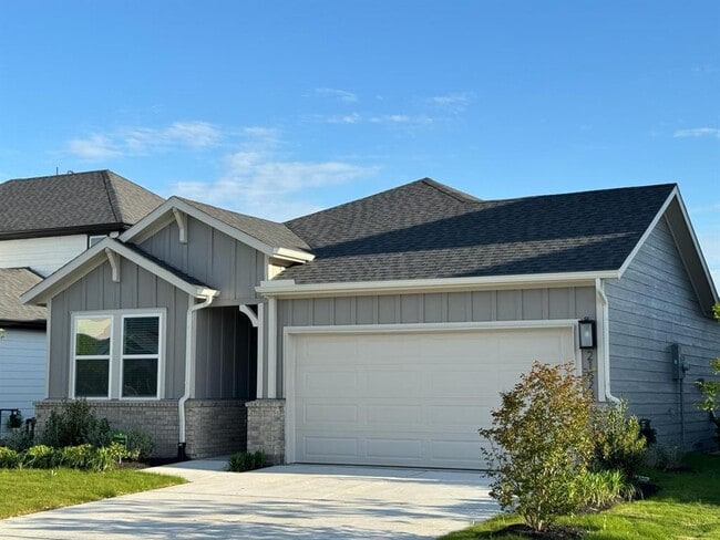 Building Photo - 21623 Shadowbrook Birch Dr