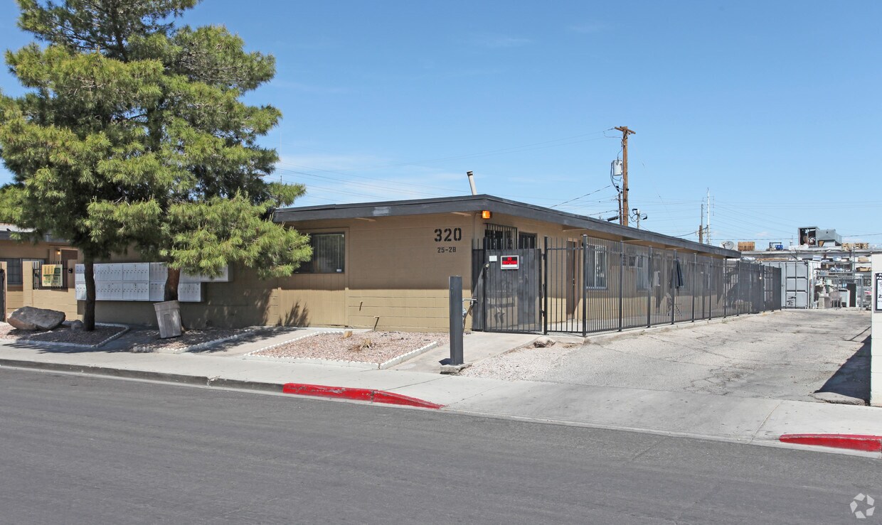 Primary Photo - Parkwest Apartments