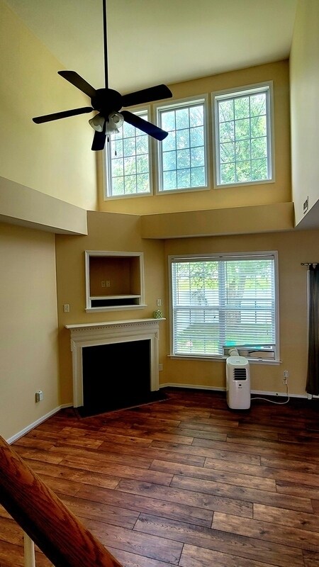 Building Photo - 864 Parkland Pl