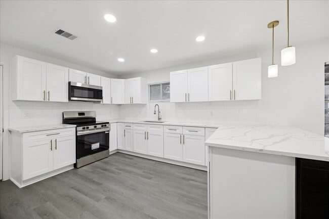 Building Photo - 1500 Harvard St