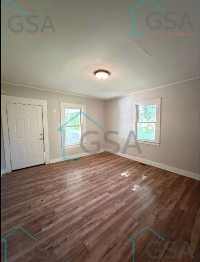 Foto del edificio - 2 bedroom 1 bathroom House AVAILABLE NOW