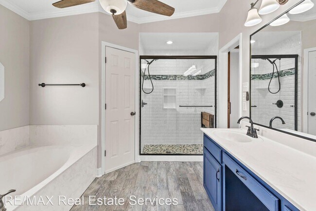 Building Photo - 3 br, 2.5 bath House - 3554 Swan Lake