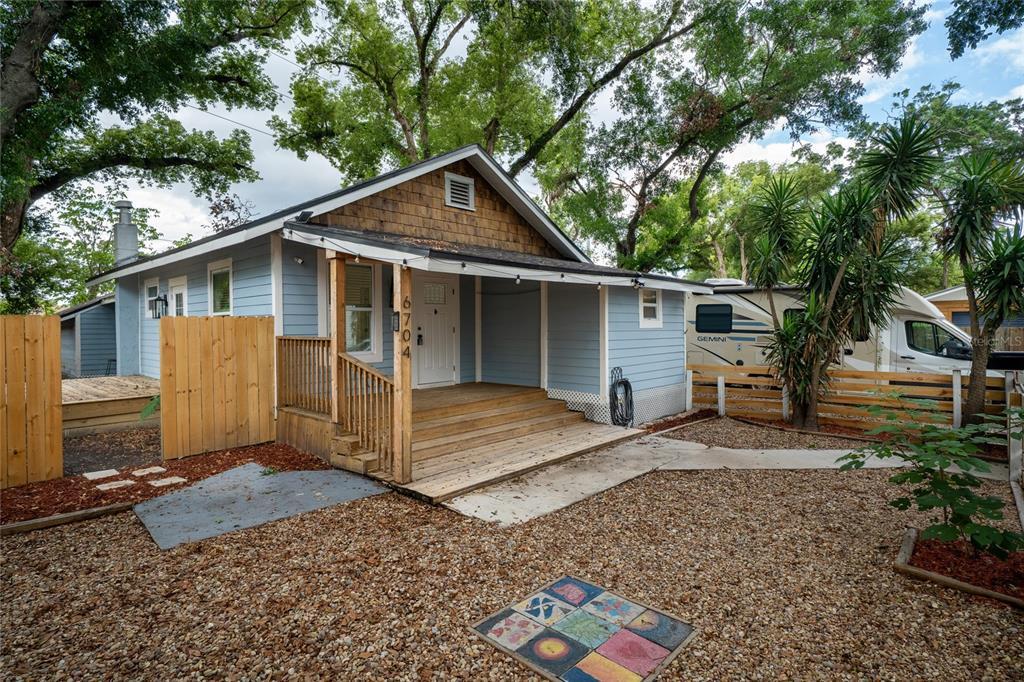 Primary Photo - 6704 N Taliaferro Ave