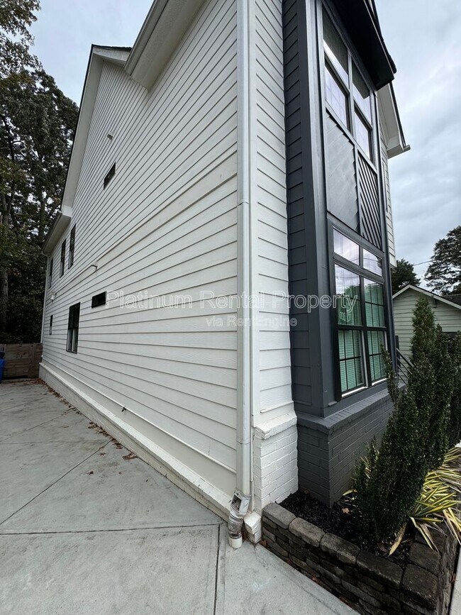 Foto del edificio - 150 Dahlgren St SE