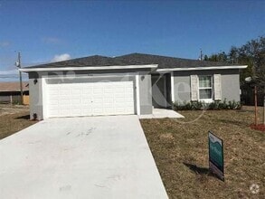 Building Photo - 931 SE Thornhill Dr