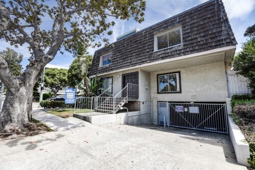 Building Photo - 1402 Arizona Ave