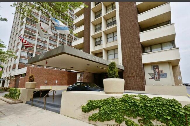 Foto del edificio - 6157 N Sheridan Rd