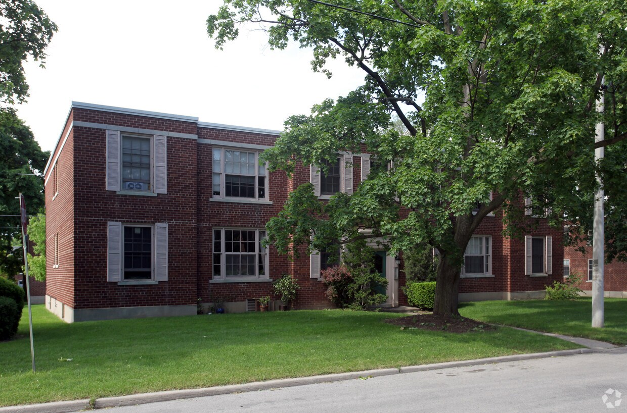 Crestview Apartments Apartments 30 Leacrest Rd Toronto, ON