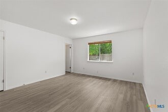 Building Photo - 112 James Lin Cir