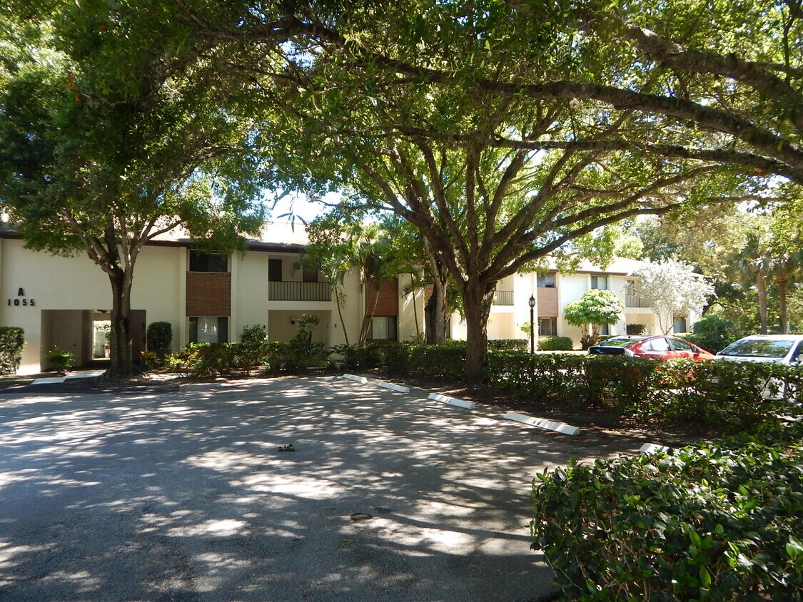 1055 6th Ave, Vero Beach, FL 32960 Townhome Rentals in Vero Beach FL