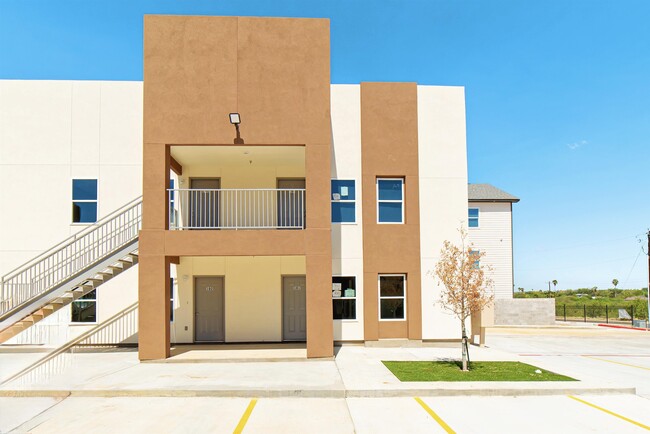 Building Photo - 315 Dorel Dr