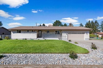 Building Photo - 219 N Mitchell Dr