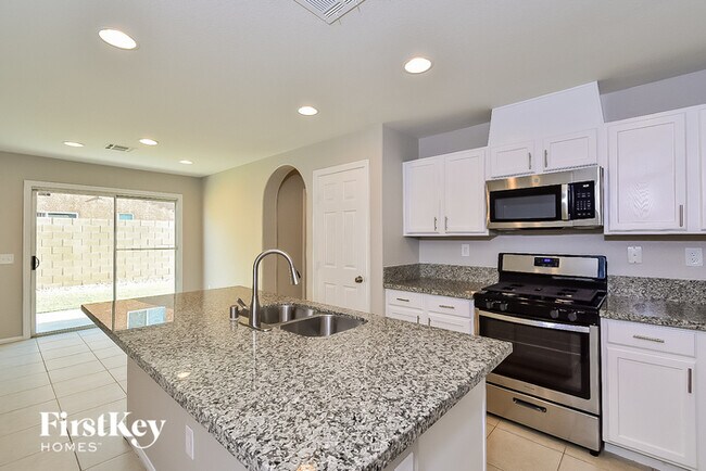 Building Photo - 712 E Caballo Hills Ave