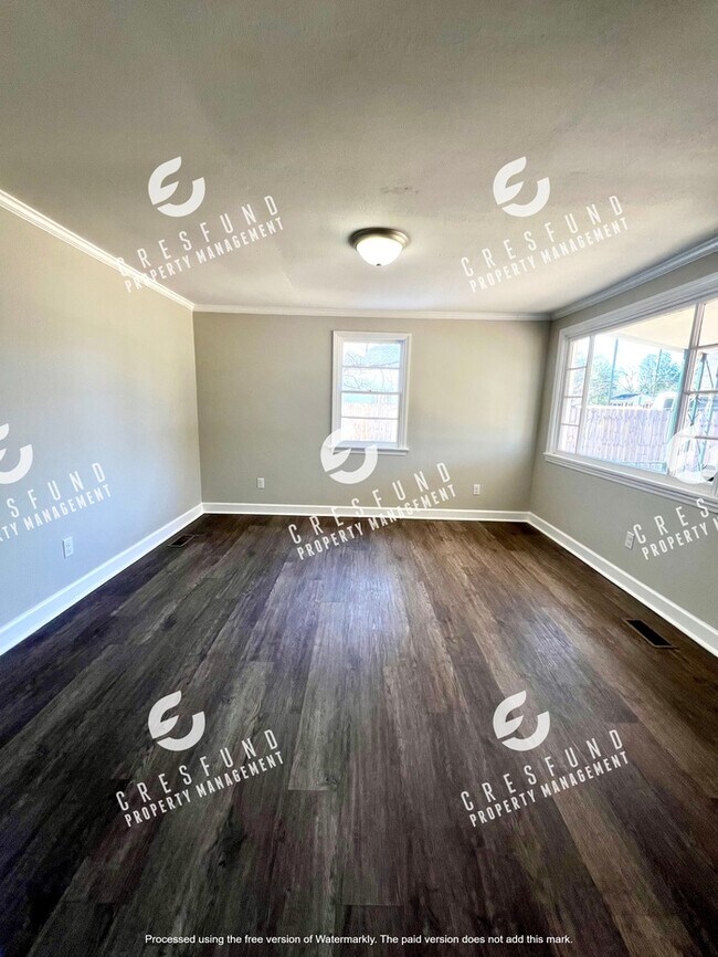 Building Photo - Charmingly Remodeled Home Ready for Move In!