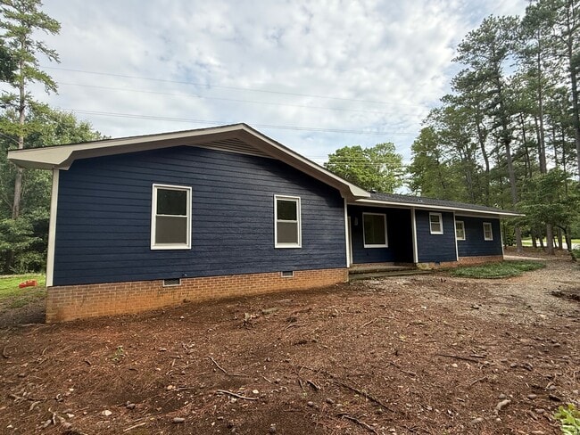Building Photo - 1208 Lorimer Rd