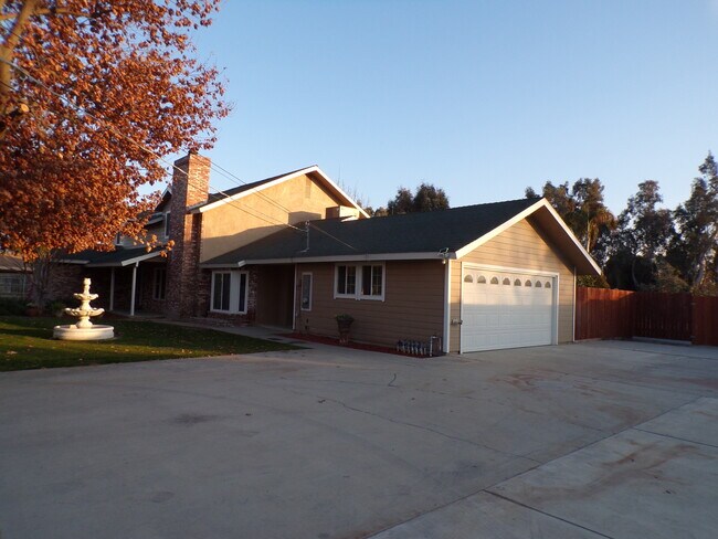 Foto del edificio - 14921 Sunnybank Ave