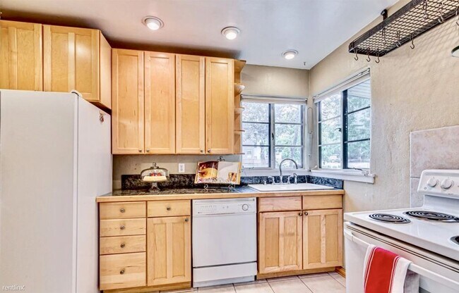 Building Photo - 2 br, 1 bath House - 1881 S Saint Paul St