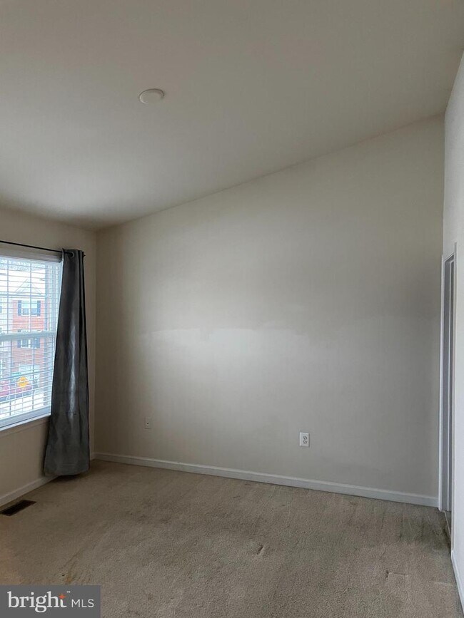 Foto del edificio - 128 Hidden Brook Dr