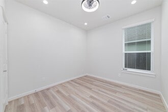 Building Photo - 32906 School Hl Rd