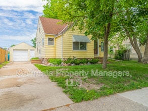 Building Photo - 1713 1st Ave NE