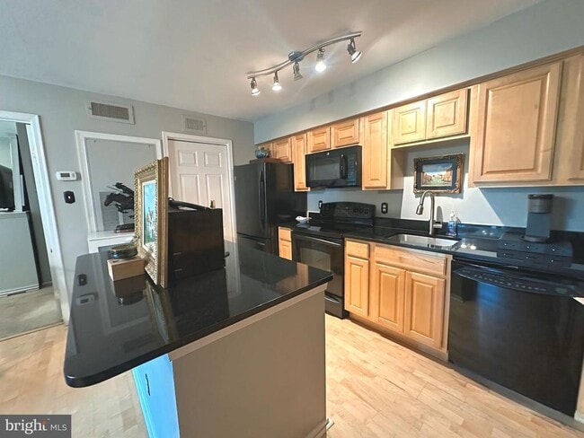 Building Photo - 3306 Wyndham Cir