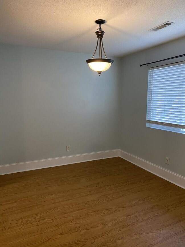 Foto del edificio - 1129 Village Creek Lane 2