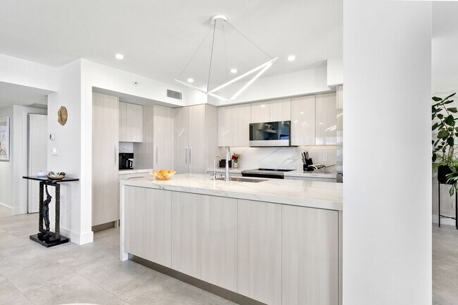 Foto del edificio - 601 Longboat Club Rd