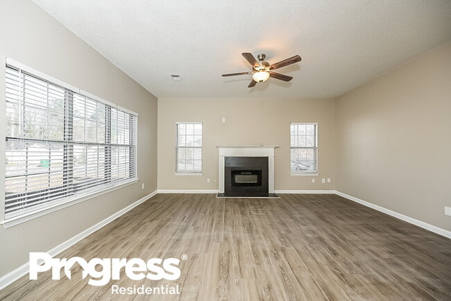 Building Photo - 3060 White Oak Mews