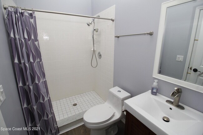 Foto del edificio - 5082 Cocoplum Ave