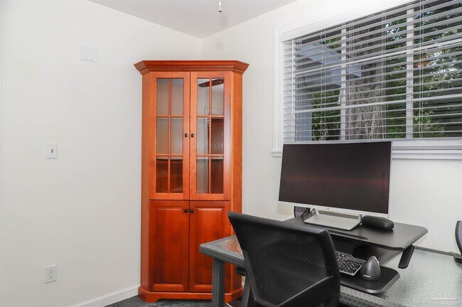 Foto del edificio - 1609 N Spring St