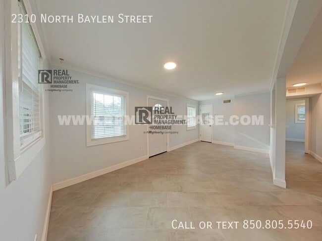 Building Photo - 2310 N Baylen St