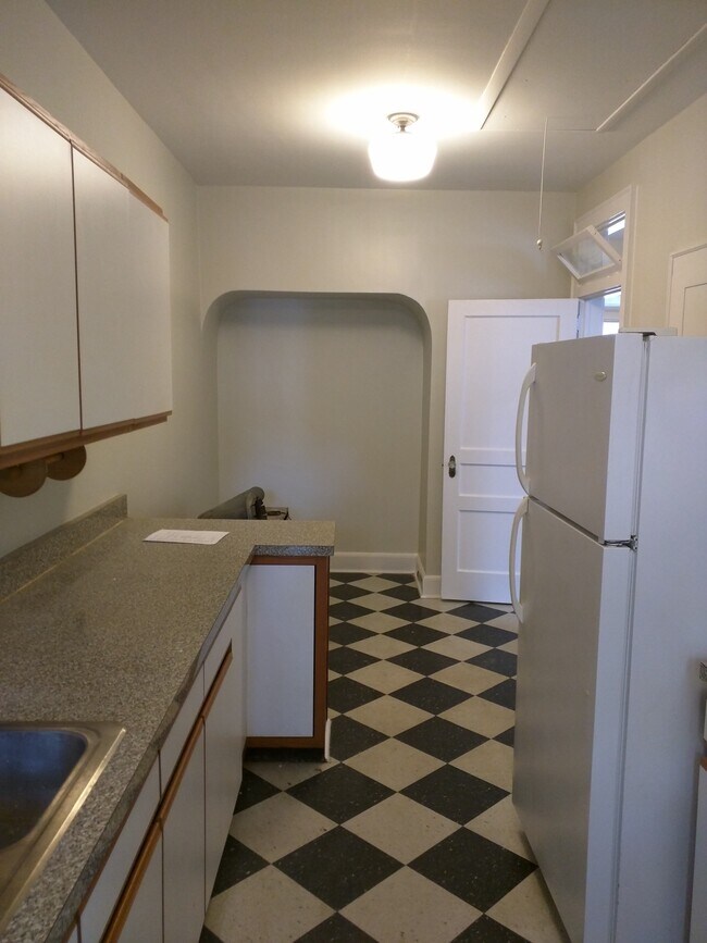 Building Photo - 2312 Sumter St