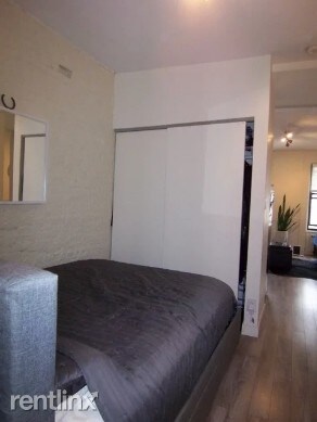 Foto del edificio - 441 W 49th St