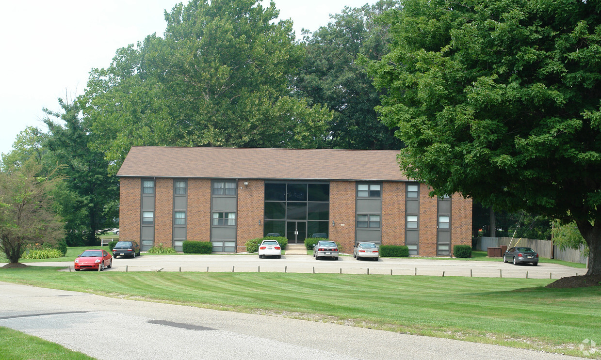 Primary Photo - Shoreline Apartments