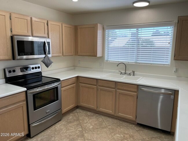 Foto del edificio - 3349 W Abraham Ln