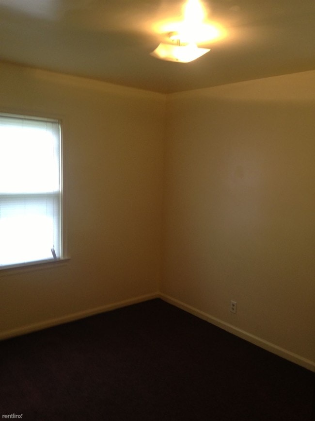 Building Photo - 4 br, 2 bath House - 5210 Bedford St