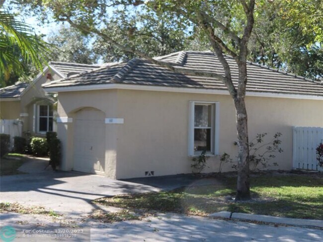 Building Photo - 850 NW 99th Ave