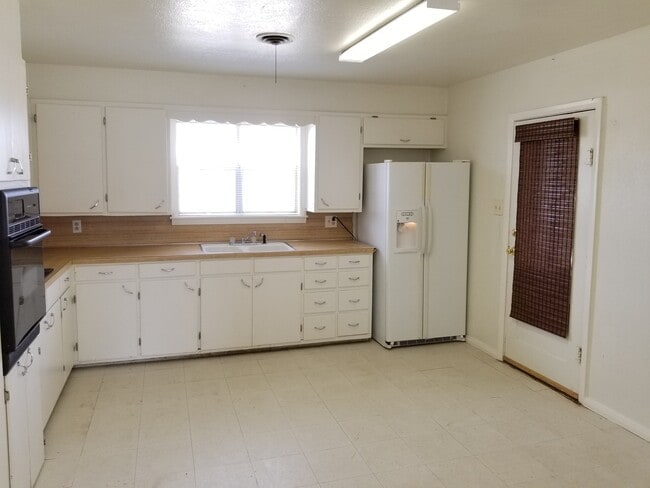 Foto del edificio - HOME IN NORTHWEST CLOVIS