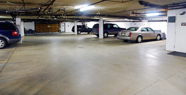 Foto del edificio - Walt Pease & Associates Corporate Rentals