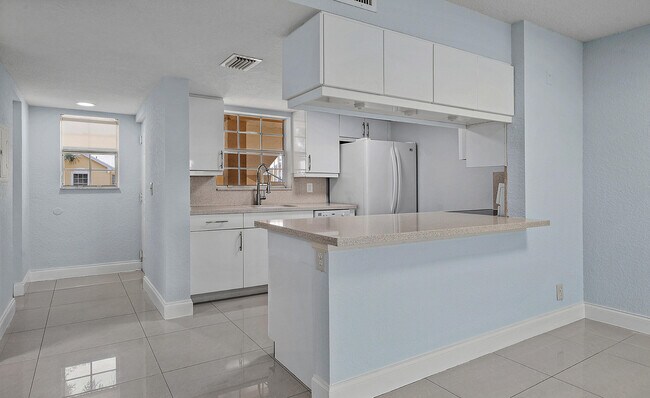 Foto del edificio - 6300 La Costa Dr